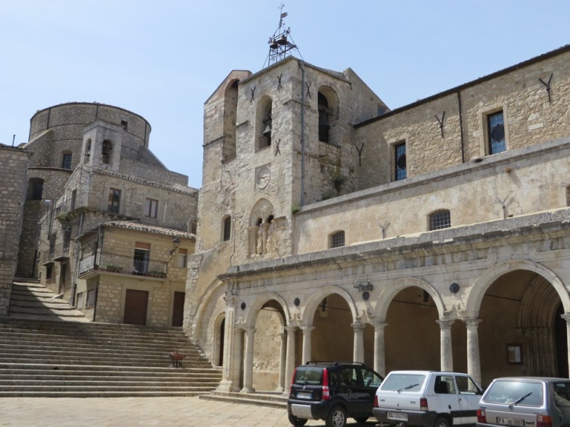 A60D03E7-2503-46B2-99A0-75D2A16CC33B