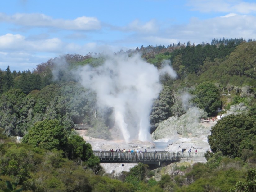 2C2CB472-2C47-40F8-952C-013D9F48509B