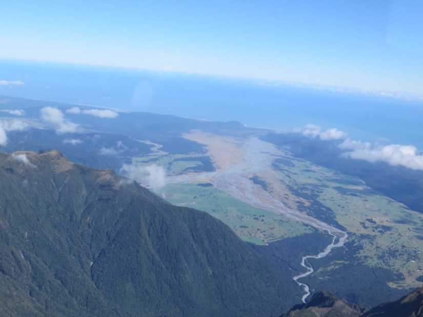 42C22619-B5F8-4B7C-B559-F3602A23C266