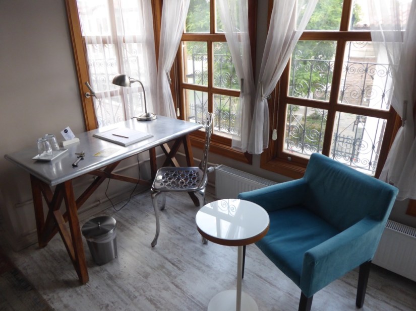 6394970F-2316-40C1-9F3F-7707484474D5