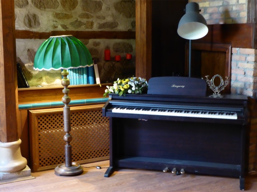 9AC2A2C9-316B-410C-8E48-819FFFEC8D7C