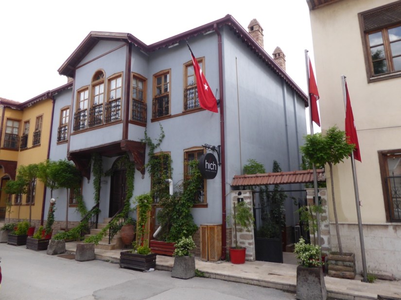 F68895C6-6327-43A4-88B5-C1189CEA362F